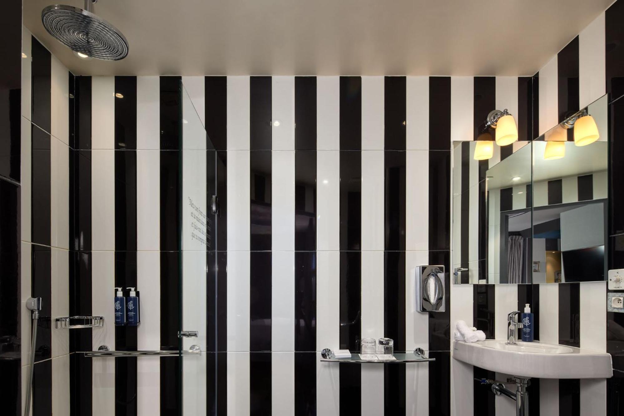 Les Plumes Hotel Paris Exteriör bild